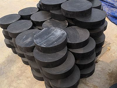 寿光市板式橡胶支座由若干层橡胶片与薄钢板经加压硫化